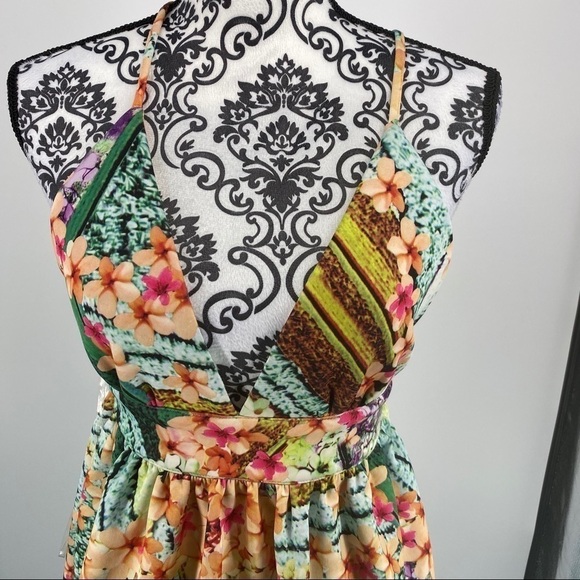 main strip Hawaiian floral cross back deep plunge V-neck dress cross back dress - Picture 3 of 9